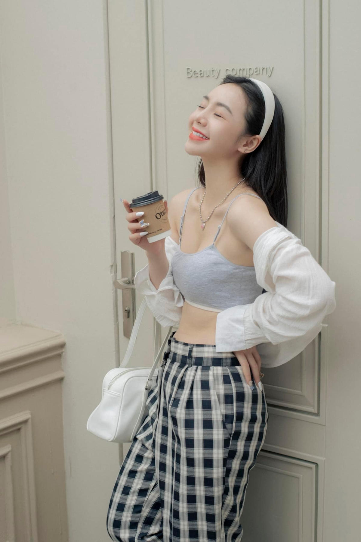 Vẻ quyến rũ khác xa phim của Quỳnh Kool 'Gara Hạnh phúc'