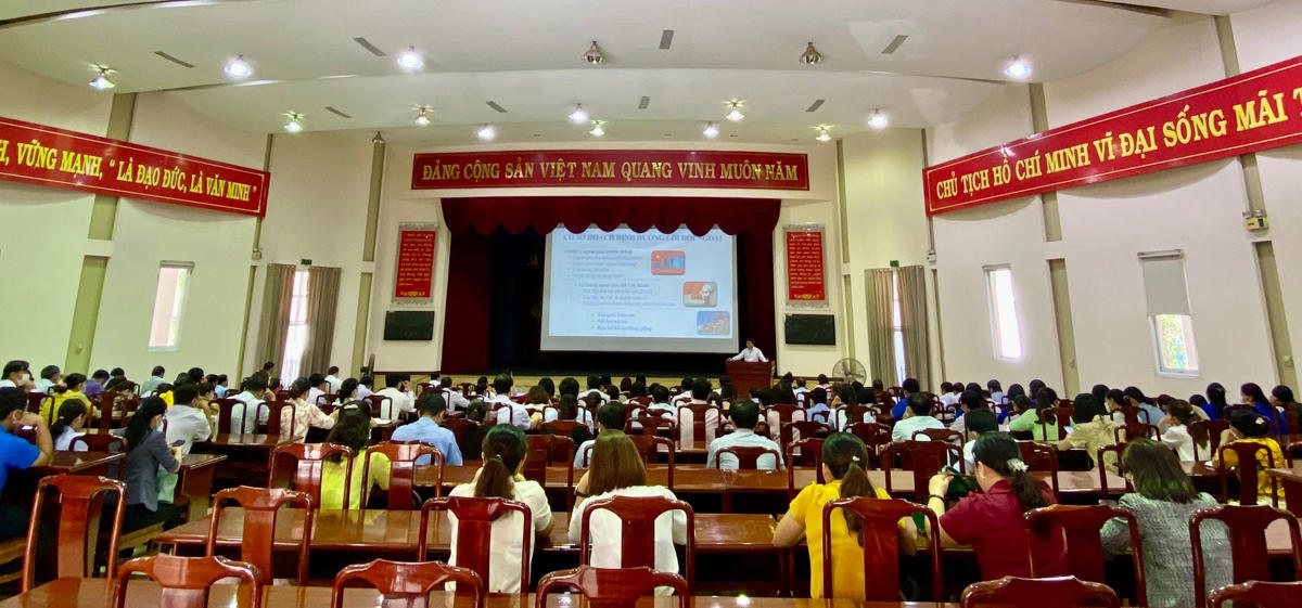 Quang cảnh hội nghị tập huấn về công tác đối ngoại nhân dân.