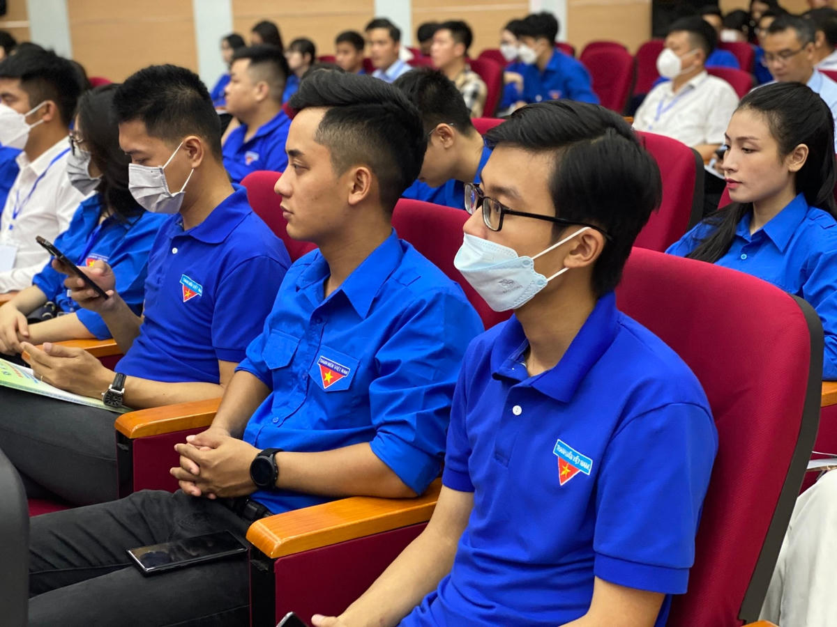 Hội nghị thu hút sự tham gia của nhiều nhà khoa học trẻ ngành Tài nguyên và Môi trường.