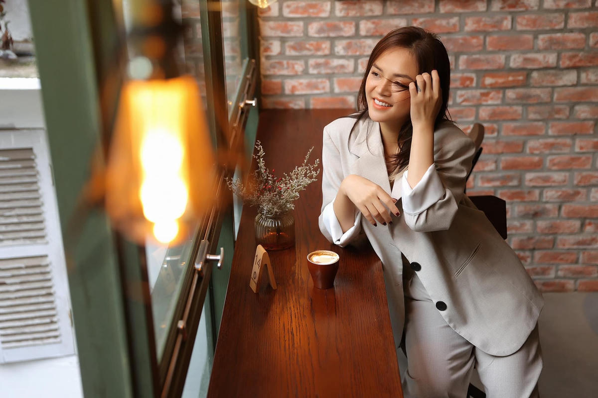 Bước ra từ cuộc thi hoa hậu, Thu Quỳnh thành công trong lĩnh vực diễn xuất. Ảnh: FBNV. 