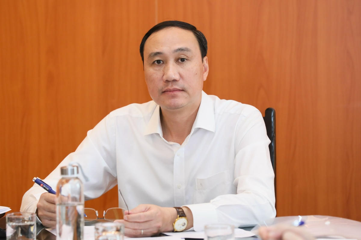 Phó Chủ tịch Phùng Khánh Tài phát biểu tại cuộc họp.