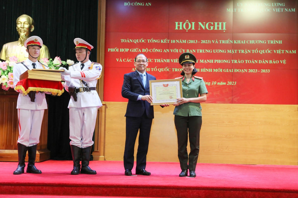 Ký kết chương trình phối hợp giữa Bộ Công an và UBTƯ MTTQ Việt Nam