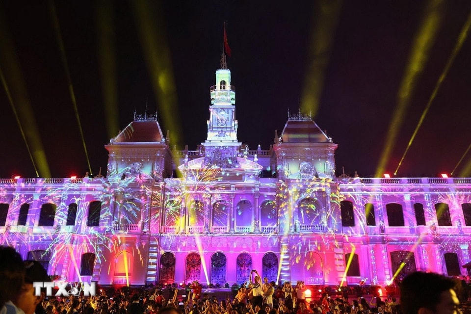 Màn trình diễn 3D mapping đến từ Việt Nam. (Ảnh: Thu Hương/TTXVN)