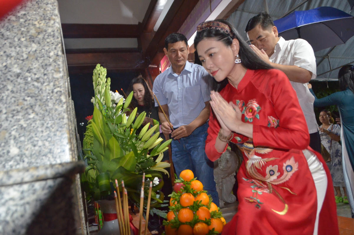 Với người nghệ sĩ, ngày giỗ tổ cổ nhạc luôn là một ngày đặc biệt quan trọng và hết sức thiêng liêng,  ý nghĩa.