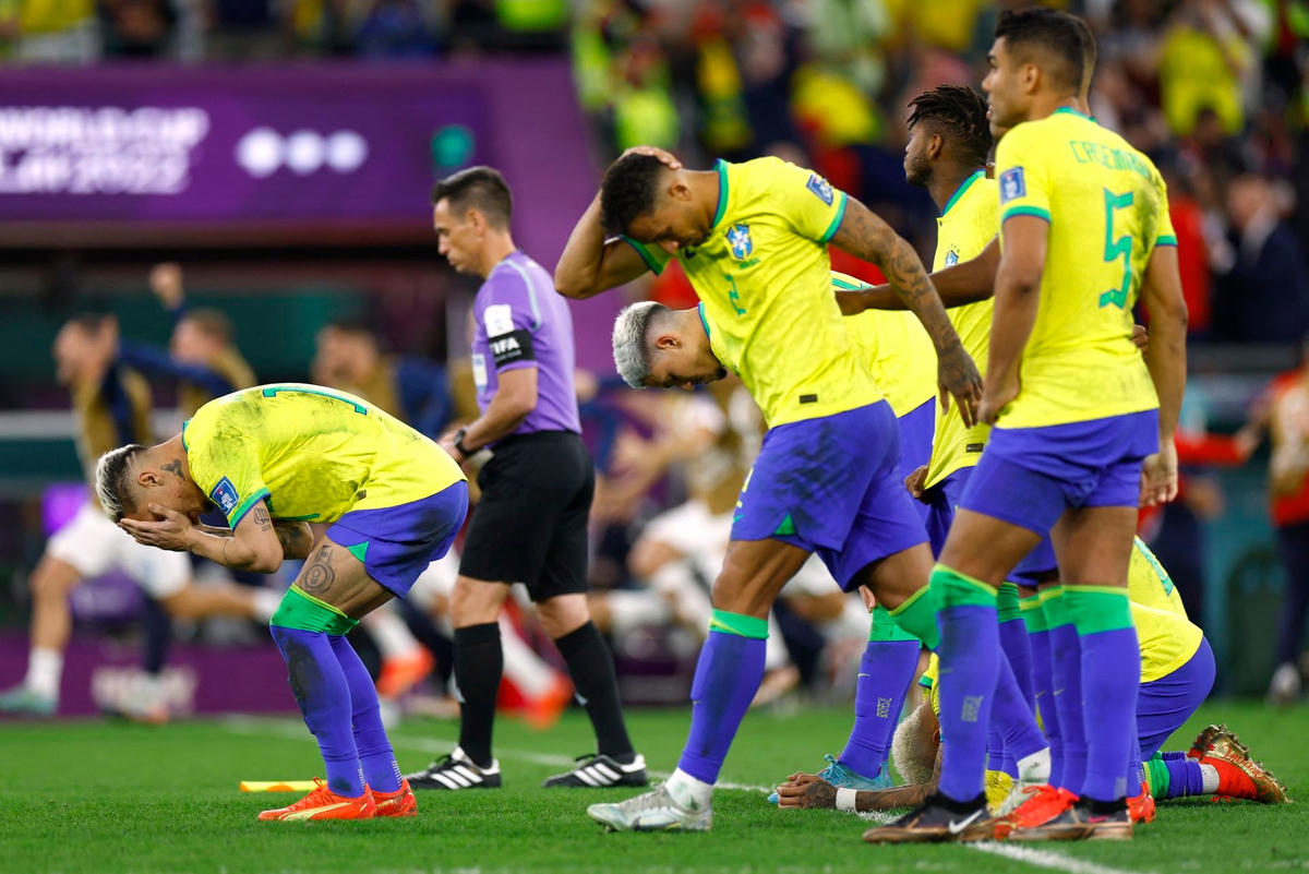 Brazil bị loại đầy nuối tiếc.