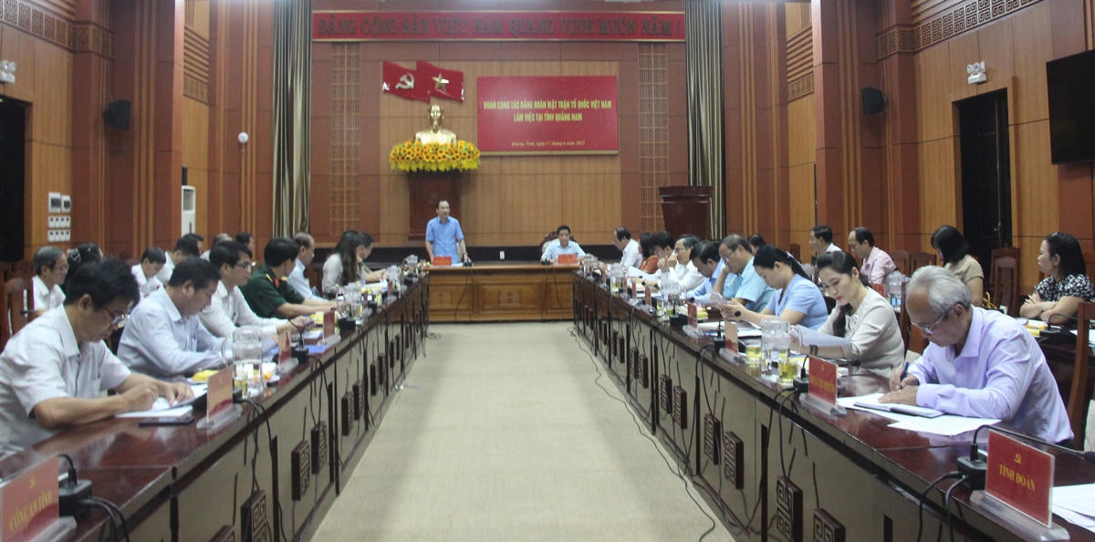 Quang cảnh buổi làm việc.