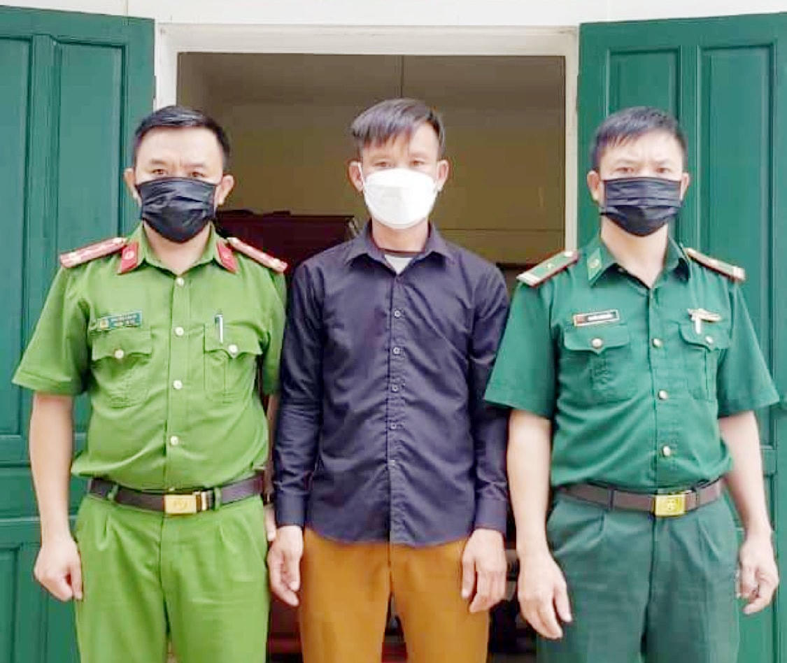 N.V.T. bố của cháu N.B.N tại cơ quan chức năng.