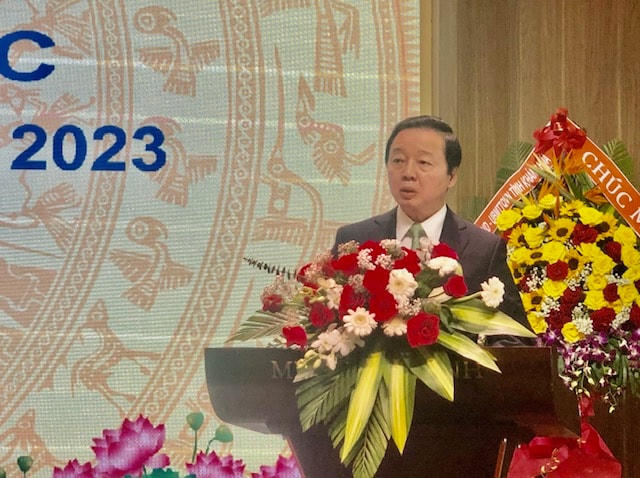Phó Thủ tướng Chính phủ Trần Hồng Hà đang phát biểu tại hội nghị.
