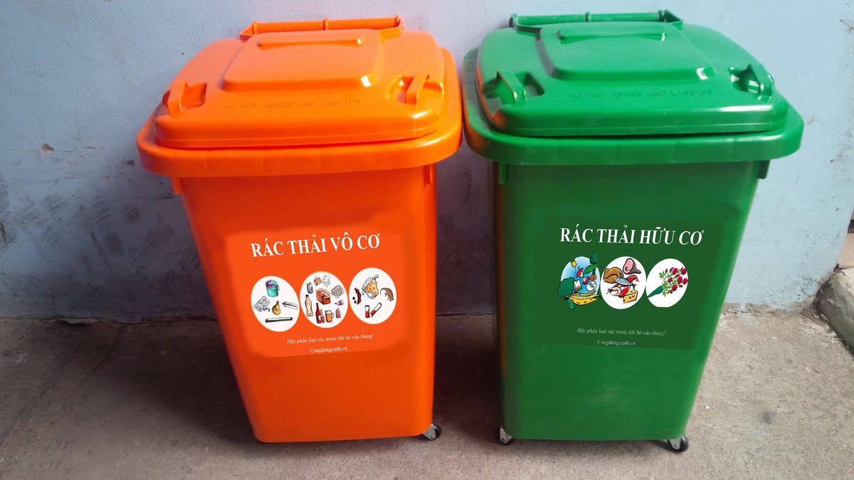 Thùng ủ rác phân loại, xử lý rác thải hữu cơ tại gia đình.