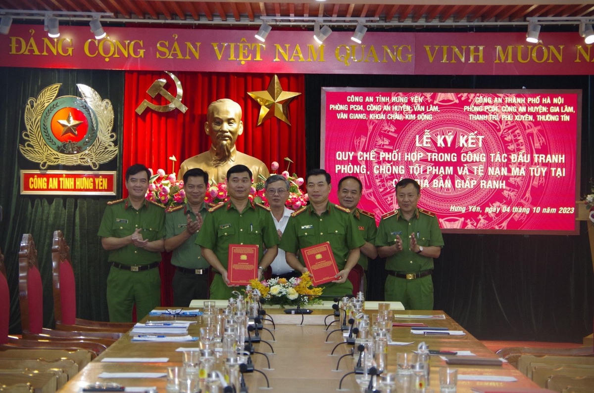 Chỉ huy Phòng CSĐT tội phạm về ma túy Công an TP Hà Nội và Công an tỉnh Hưng Yên ký Quy chế phối hợp.