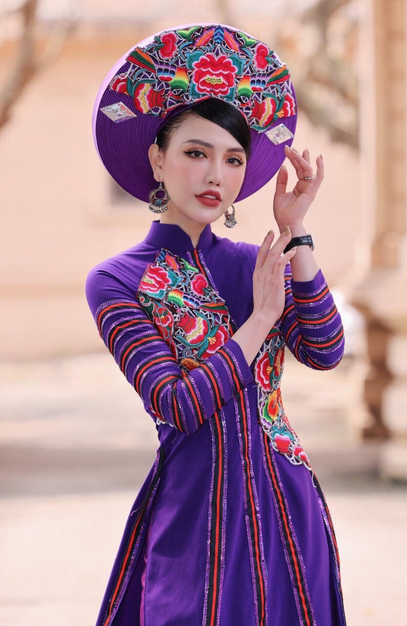 Trang phục áo dài mang thương hiệu David Le được nhiều người yêu thích, tin dùng. Ảnh: NVCC. 