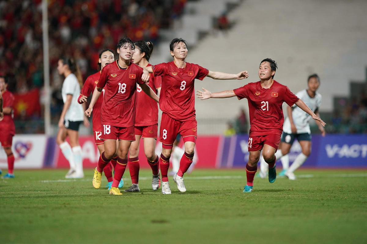 SEA Games 32: Tuyển nữ Việt Nam thắng 4-0 trước Campuchia