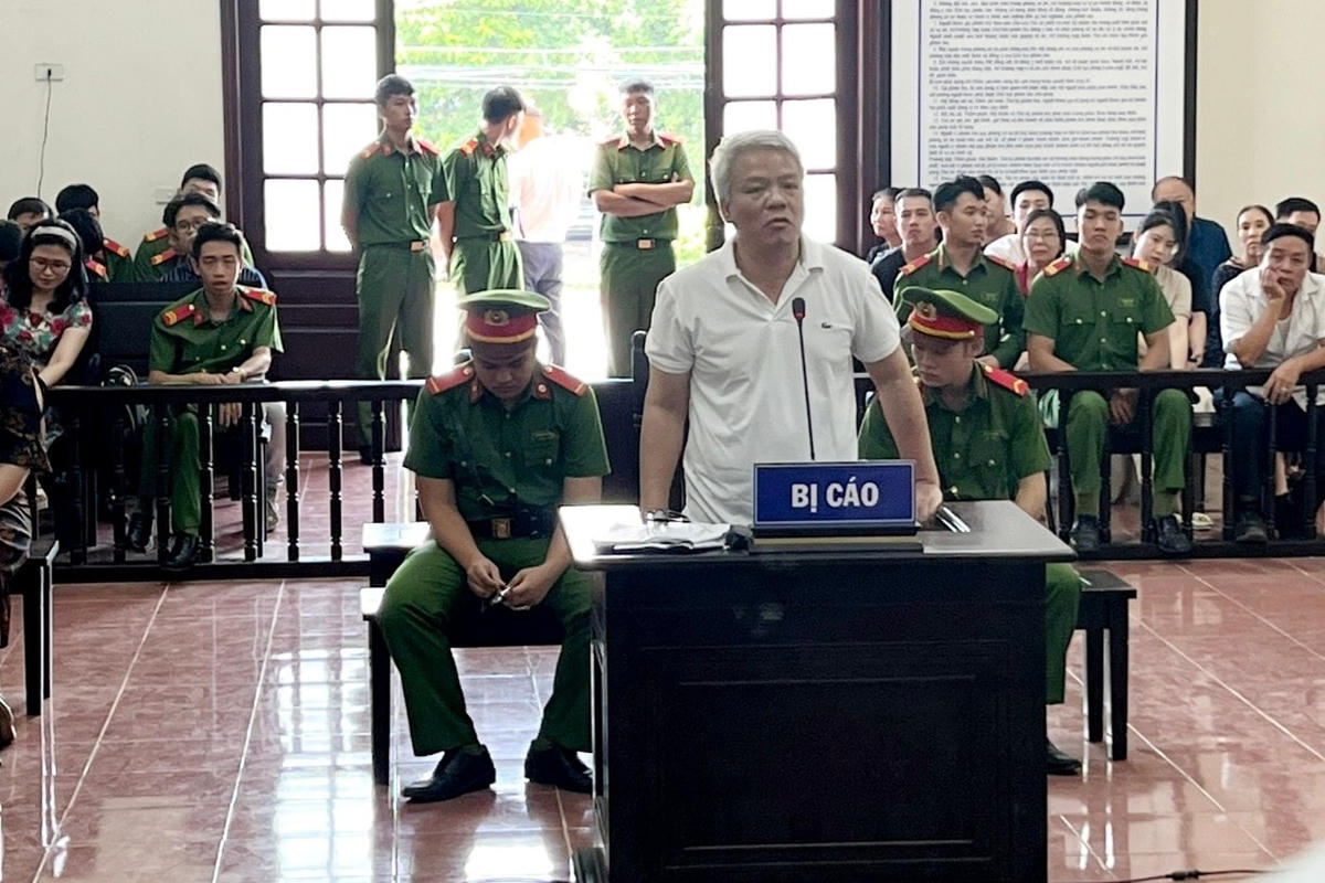 Bị cáo Nguyễn Văn Khuê tại phiên toà.