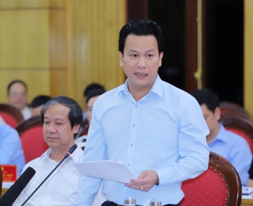Bộ trưởng Bộ TNMT Đặng Quốc Khánh phát biểu tại buổi làm việc.
