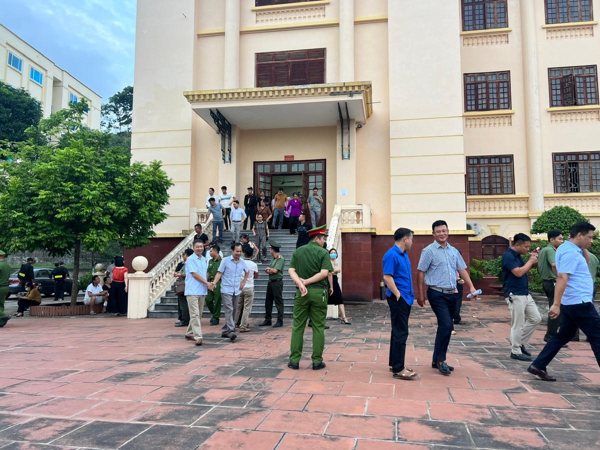 Phiên toà sơ thẩm xét xử vụ án liên quan nguyên Phó Bí thư Tỉnh đoàn Yên Bái thu hút sự quan tâm của dư luận.