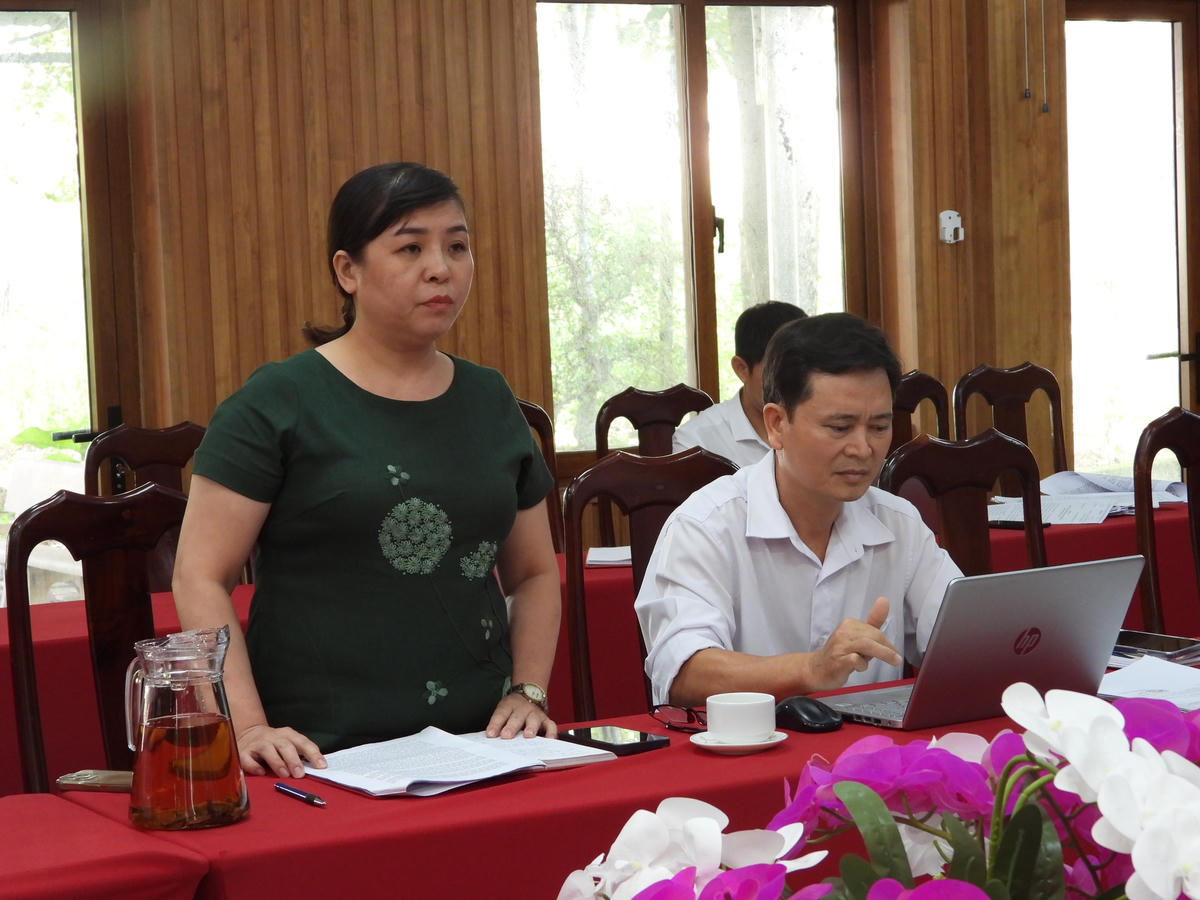 Bà Ngô Lan Anh, Chủ tịch Liên đoàn Lao động huyện Buôn Đôn phát biểu.