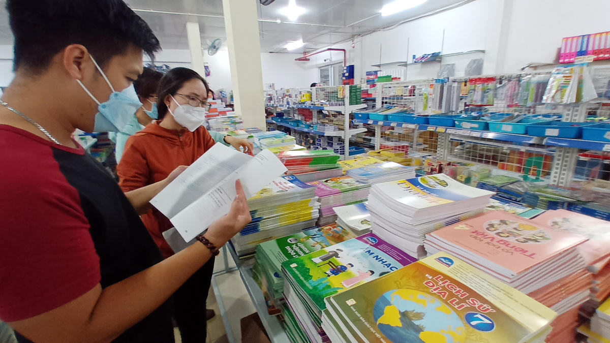 Sách giáo khoa được bổ sung vào nhóm hàng Nhà nước định giá.