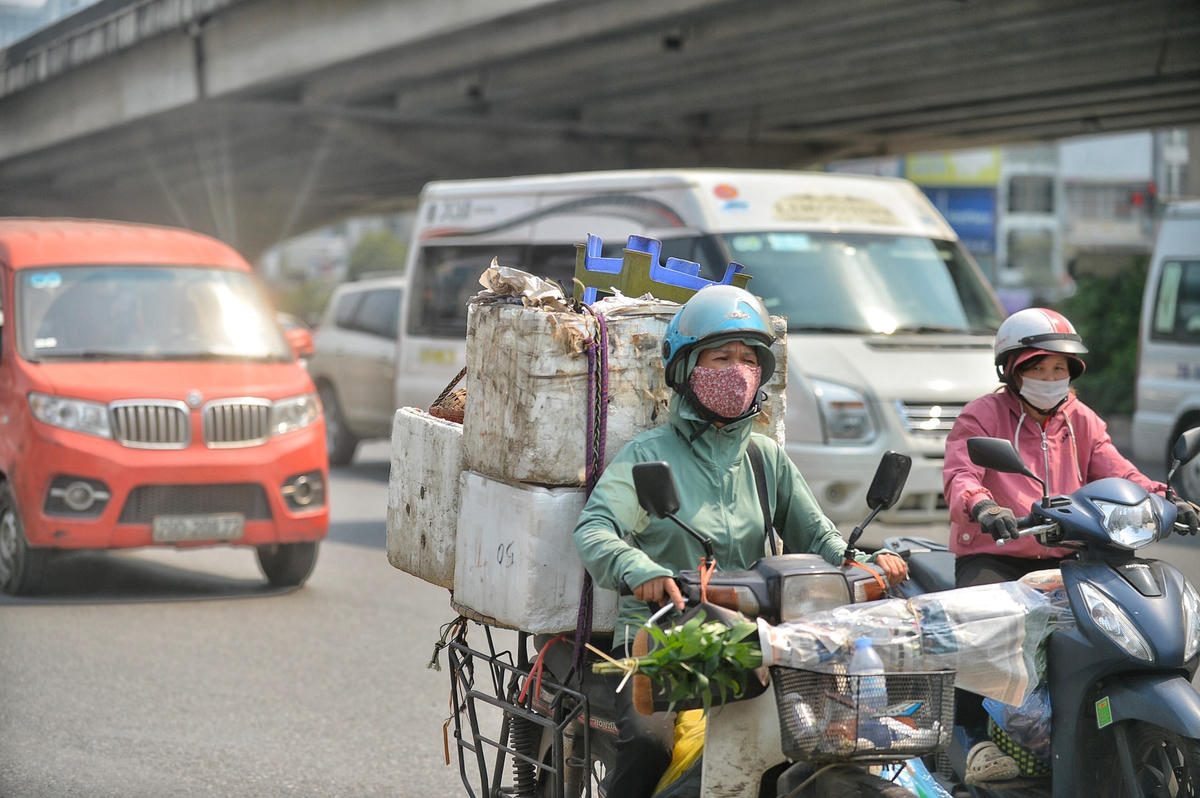 Theo nhận định của ông Hưởng, trong ngày 23/3, Bắc Bộ nắng nóng, diện rộng tập trung chính ở đồng bằng, tỉnh Lai Châu, Sơn La và Hoà Bình. Nhiệt độ cao nhất trong ngày phổ biến 35-36 C, có nơi trên 37 độ C.