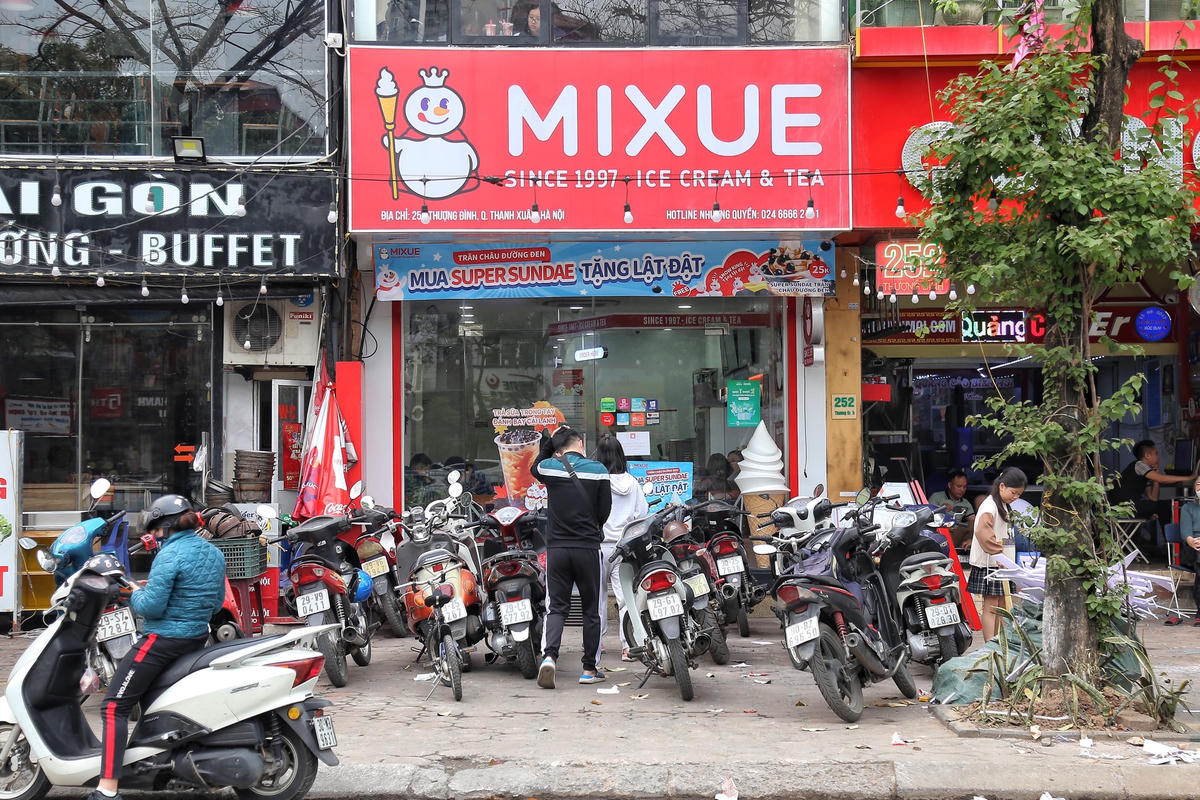 Thanh Xuân (Hà Nội): Lấn chiếm vỉa hè như chưa hề có chiến dịch