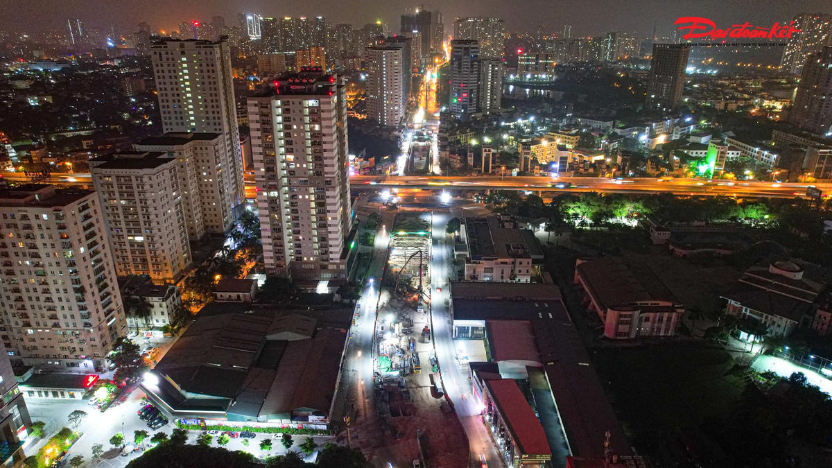 Dự án xây dựng hầm chui Lê Văn Lương (Hà Nội) được khởi công từ tháng 10/2020, với tổng mức đầu tư gần 700 tỷ đồng (trong đó giá trị dự toán xây dựng là hơn 341 tỷ đồng).