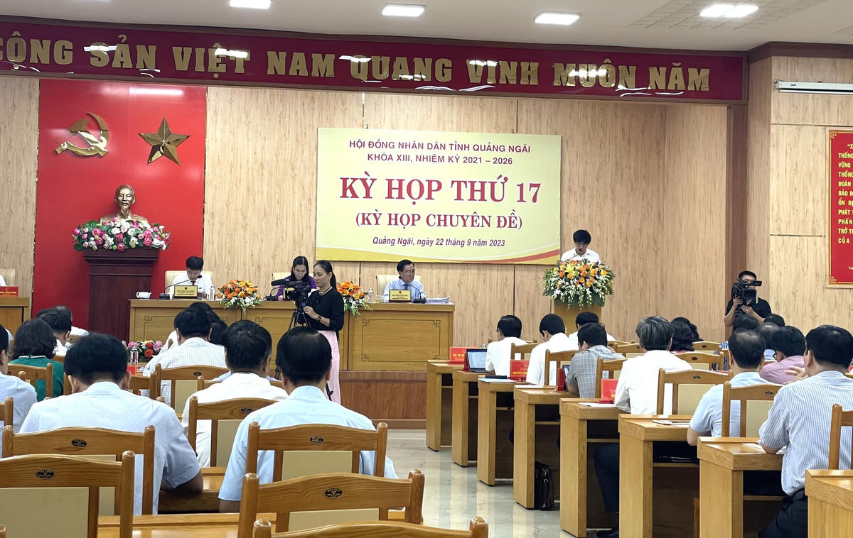 Quang cảnh khai mạc kỳ họp thứ 17, HĐND tỉnh Quảng Ngãi khóa XIII.