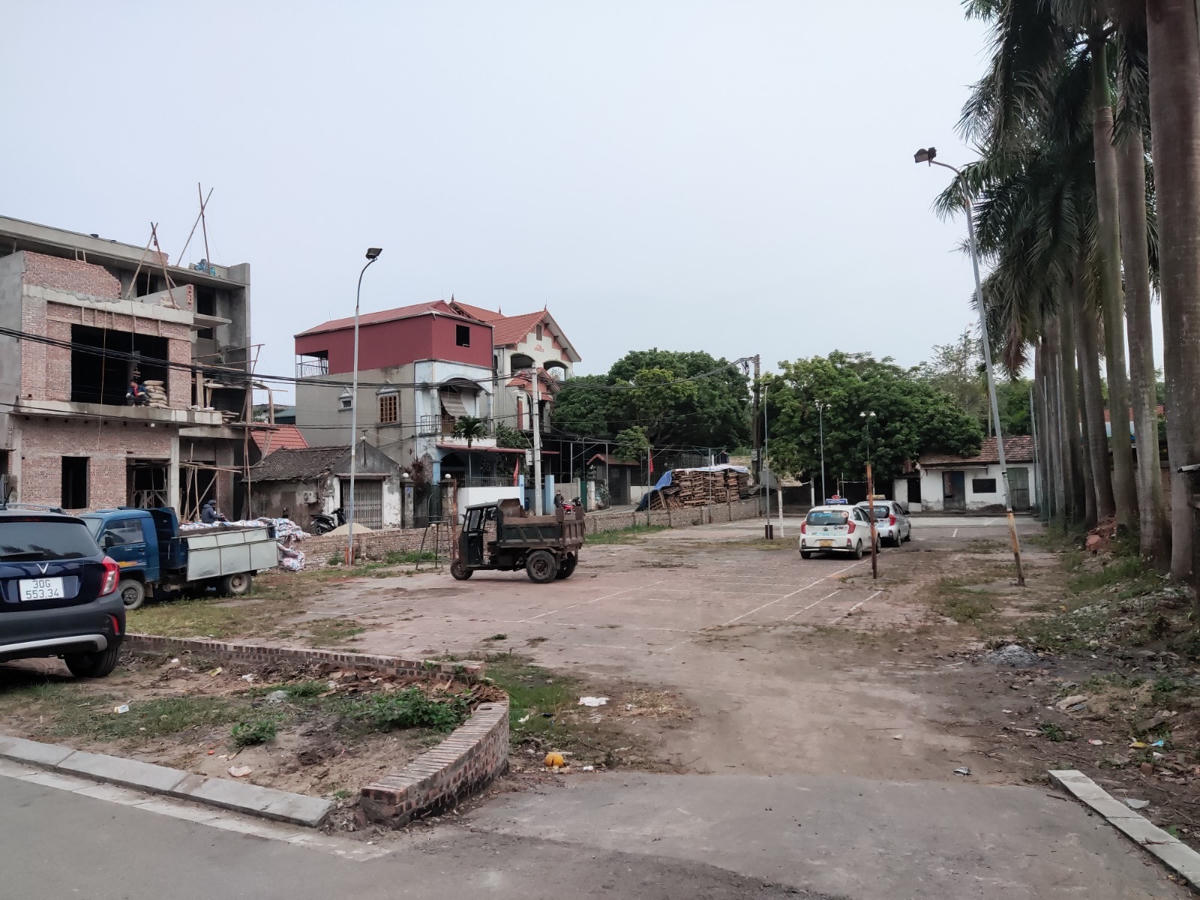 Khu vực II chùa Vàng bị phá tường.