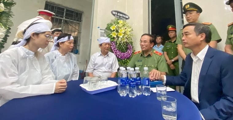 chu-tich-hoi-tham.jpg