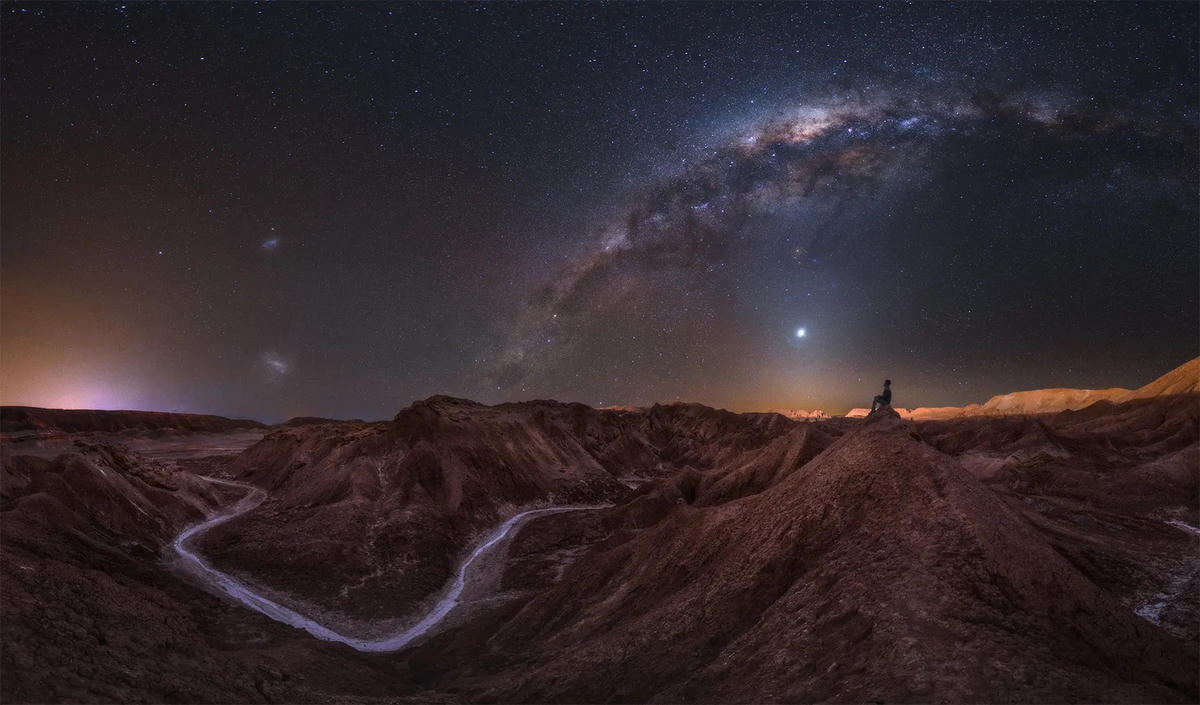 Bức ảnh “Con đường muối” của nhiếp ảnh gia Chile Alexis Trigo chụp tại San Pedro de Atacama, Chile. Ảnh: The Guardian.