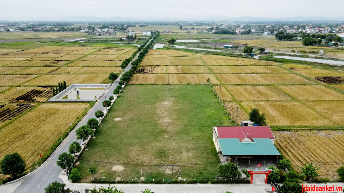 Người dân hiến hàng nghìn m2 đất để mở đường, xây dựng, kiến thiết cơ sở vật chất, nhà văn hóa thôn.