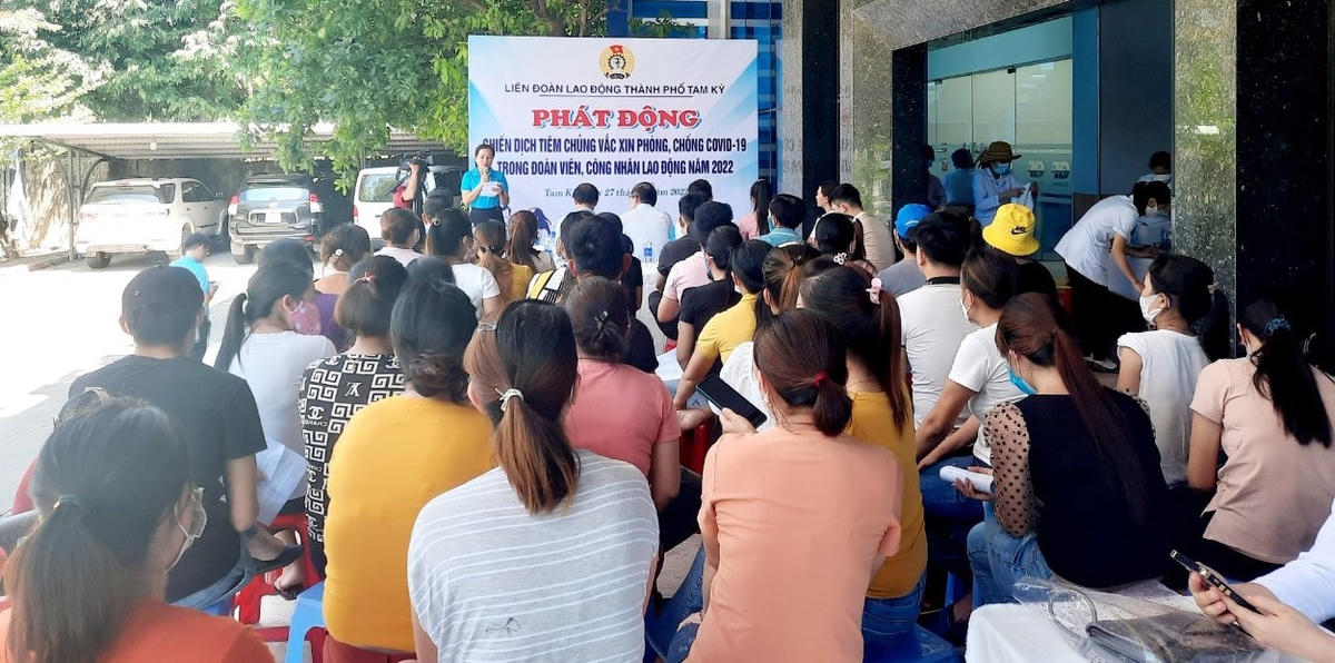 Quang cảnh Lễ phát động tiêm vaccine Covid-19. 