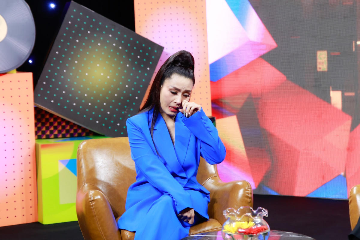 Tại "Khoảnh khắc rực rỡ", Kiều Oanh tiết lộ, ngày chị nhận Huy chương Vàng thì hay tin mẹ mất.