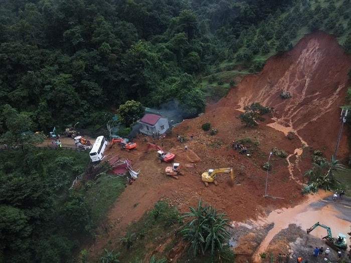 Hiện trường vụ sạt lở. Ảnh CAND