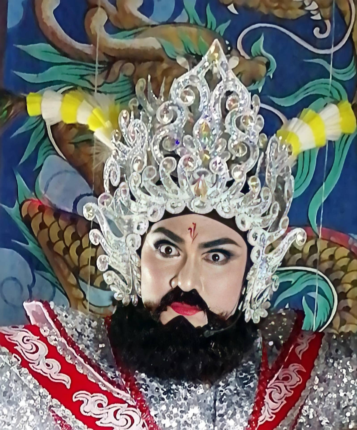Lê Duy nhập vai. 