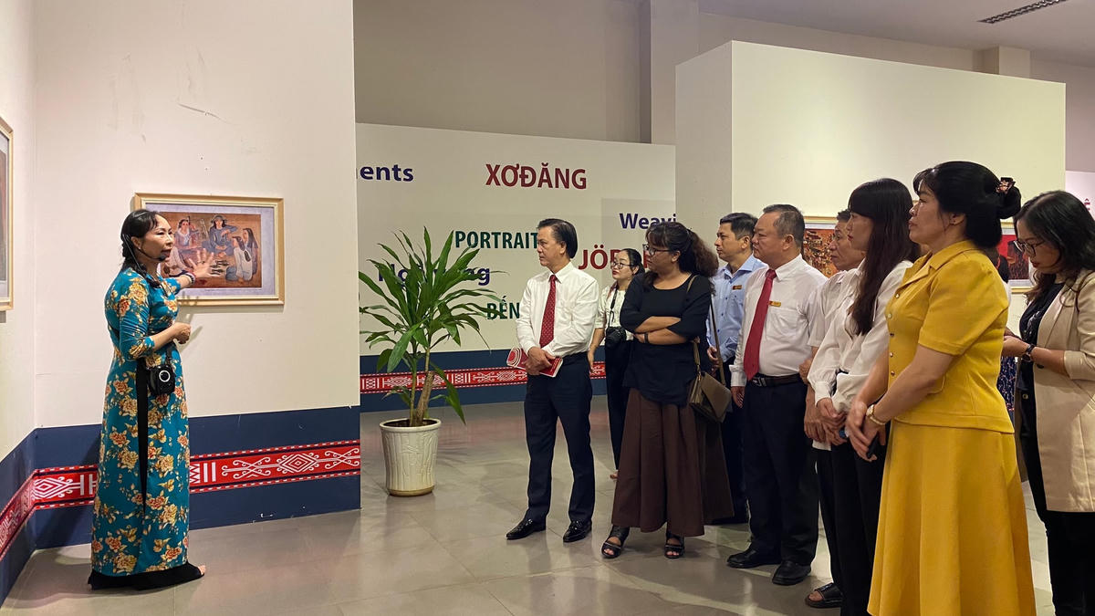 Các tác phẩm trưng bày tại triển lãm đã để lại nhiều ấn tượng cho người xem.