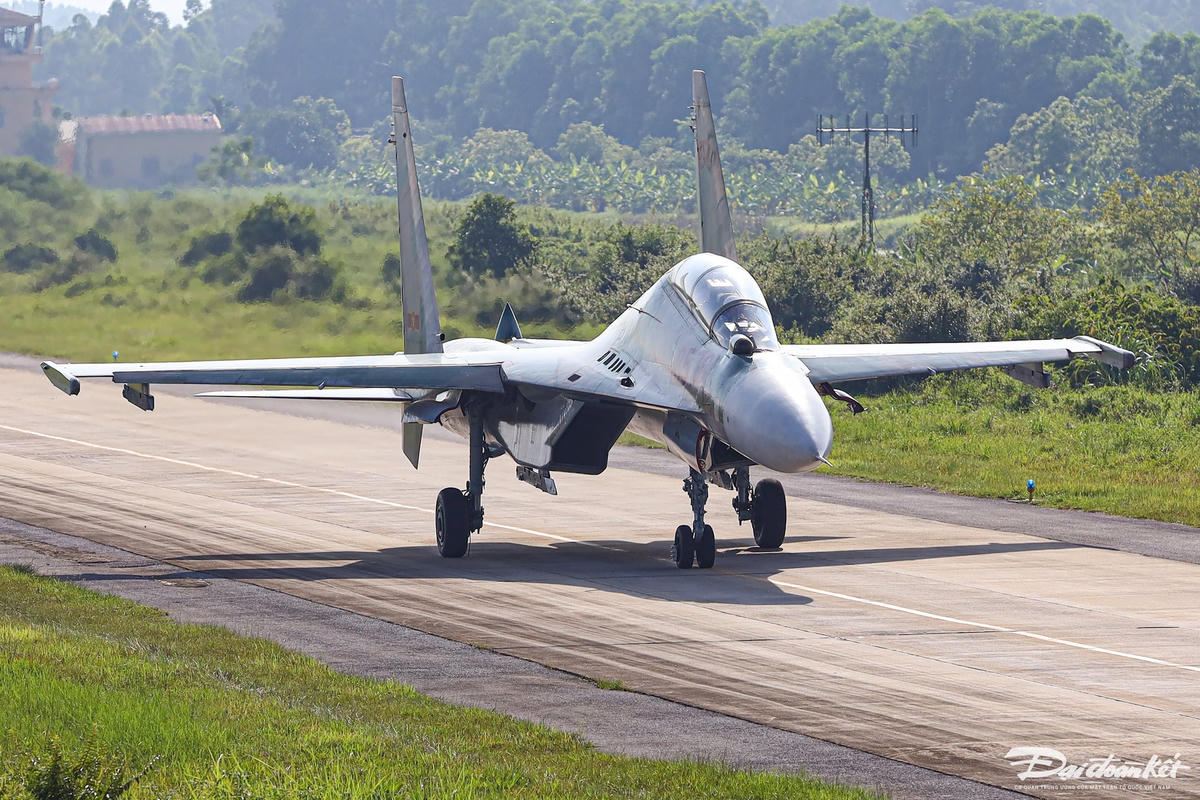 su30mk232.jpg