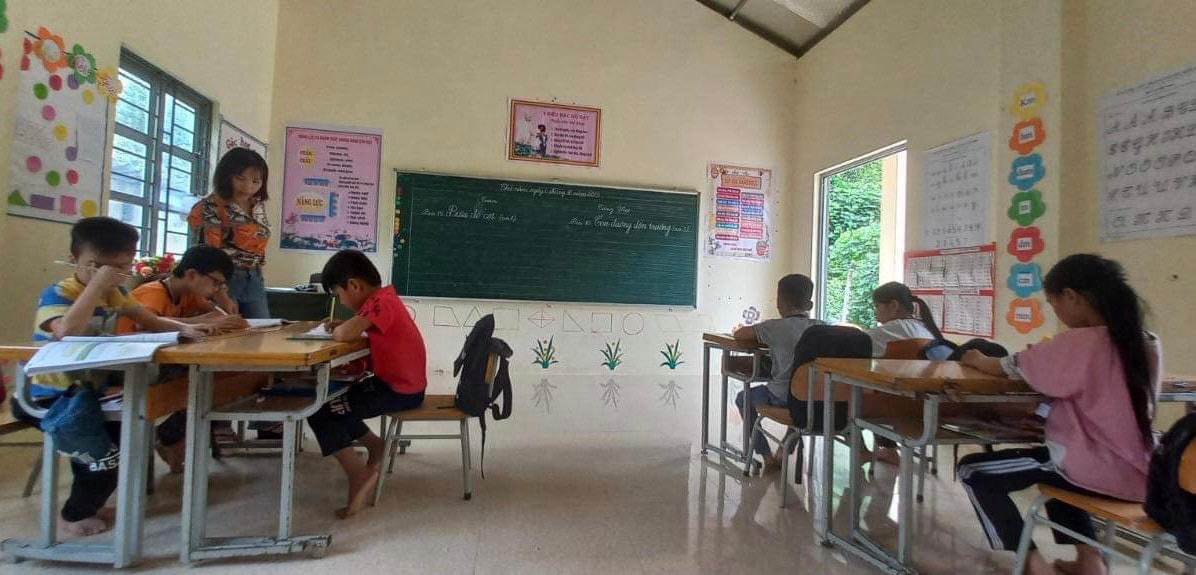 Một lớp ghép của cô và trò tiểu học ở Lạng Sơn.