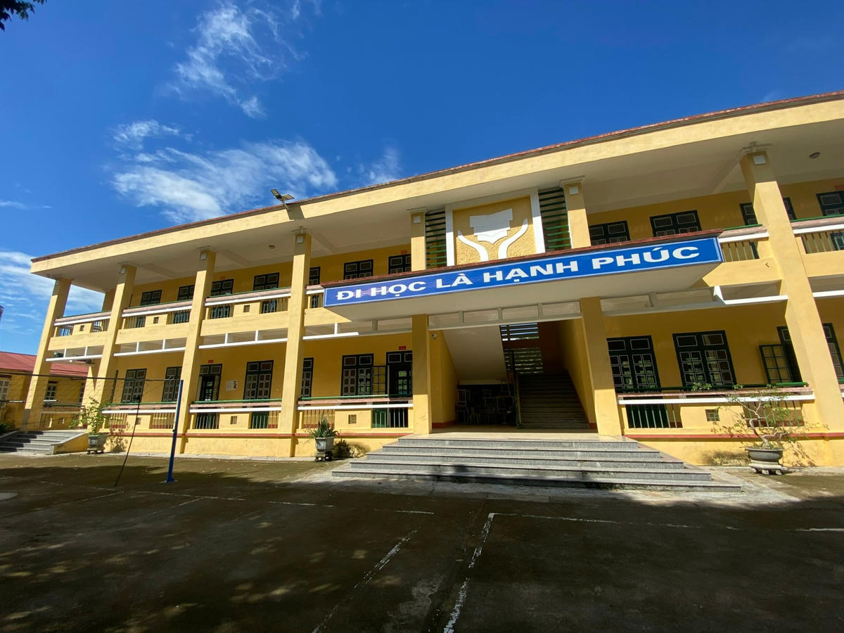 Dãy nhà 2 tầng, 6 phòng học vừa hoàn thành, đưa vào sử dụng tháng 8/2020...
