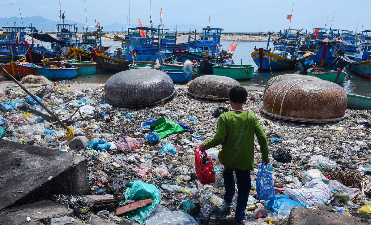 Ô nhiễm rác thải nhựa ở một vùng biển.