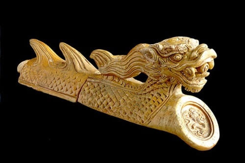 Ngói ống tạo hình con Rồng, men vàng, thời Lê sơ (thế kỷ 15).