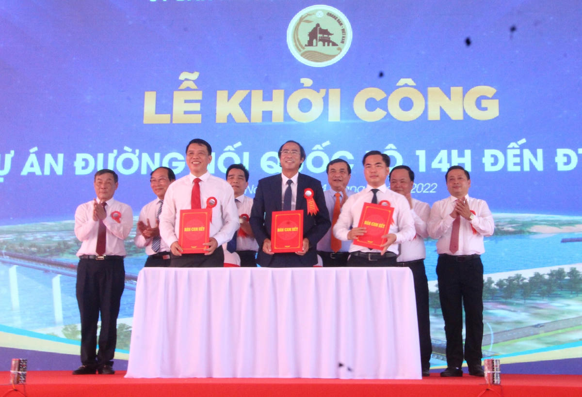 Ký cam kết tiến độ giải phóng mặt bằng giữa huyện Duy Xuyên và Đại Lộc với chủ đầu tư.