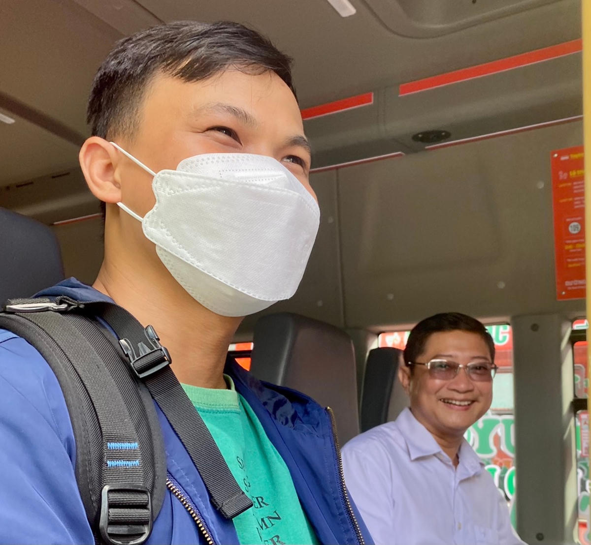 Hành khách trải nghiệm thử tuyến số 109. Bắt đầu từ ngày mai, 13/9 tuyến sẽ chính thức hoạt động.