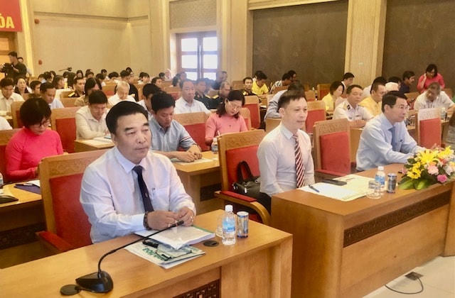 Các đại biểu tham dự hội thảo.