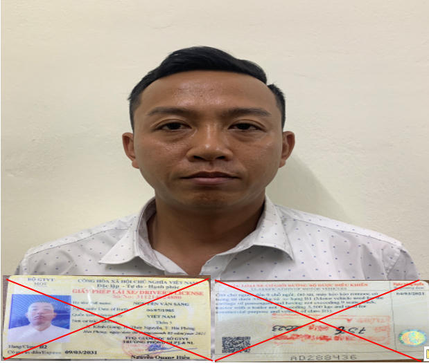 Nguyễn Văn Sáng và giấy phép lái xe giả bị thu giữ. Ảnh: Công an tỉnh Quảng Ninh.