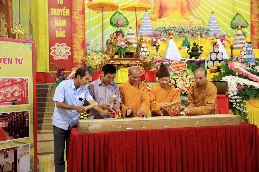 Lễ phạt mộc khởi công xây dựng nội thất Cung Trúc Lâm Yên Tử.