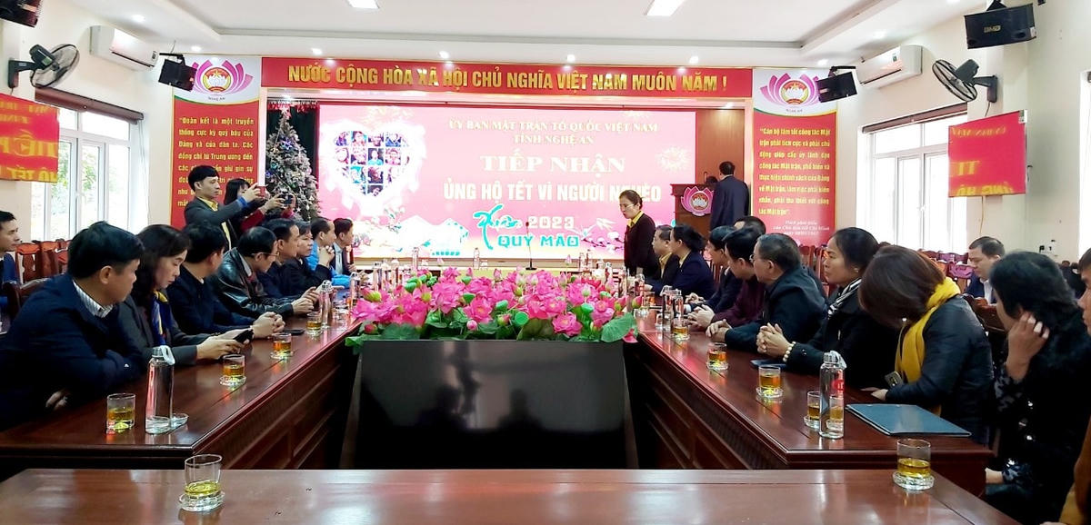 Toàn cảnh lễ tiếp nhân ủng hộ Tết vì người nghèo - Xuân Quỹ Mão năm 2023