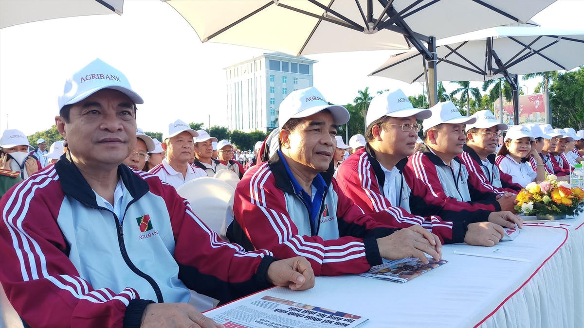 Lãnh đạo tỉnh Quảng Nam tham dự Giải Việt dã truyền thống Báo Quảng Nam mở rộng lần thứ XXVI.