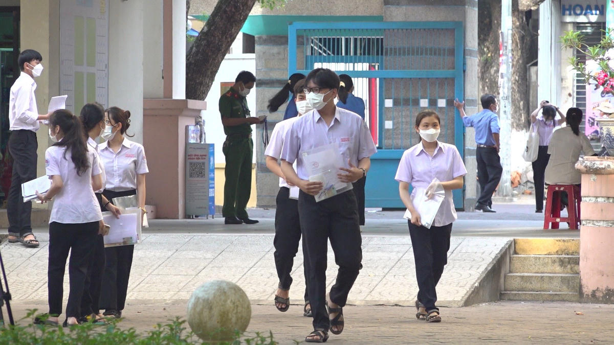 Các TS Quảng Ngãi hào hứng với đề thi môn Ngữ văn.