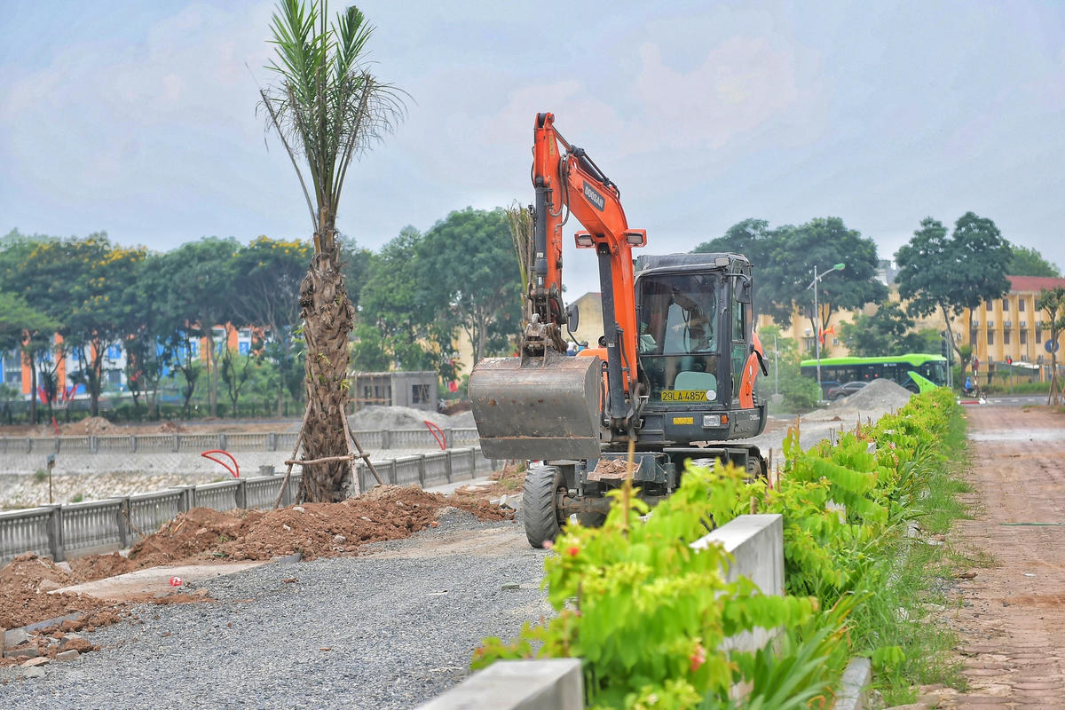 Theo đó, tiến độ dự án cải tạo công viên được duyệt thực hiện trong giai đoạn 2020-2022 gồm hạng mục cải tạo tường rào, hệ thống kè, cổng, điện chiếu sáng và hạ tầng kỹ thuật; xây dựng mới khu luyện tập thể dục thể thao, khu dịch vụ... Tuy nhiên, sau nhiều năm bị bỏ hoang, đến nay dự án mới được triển khai, cải tạo lại.