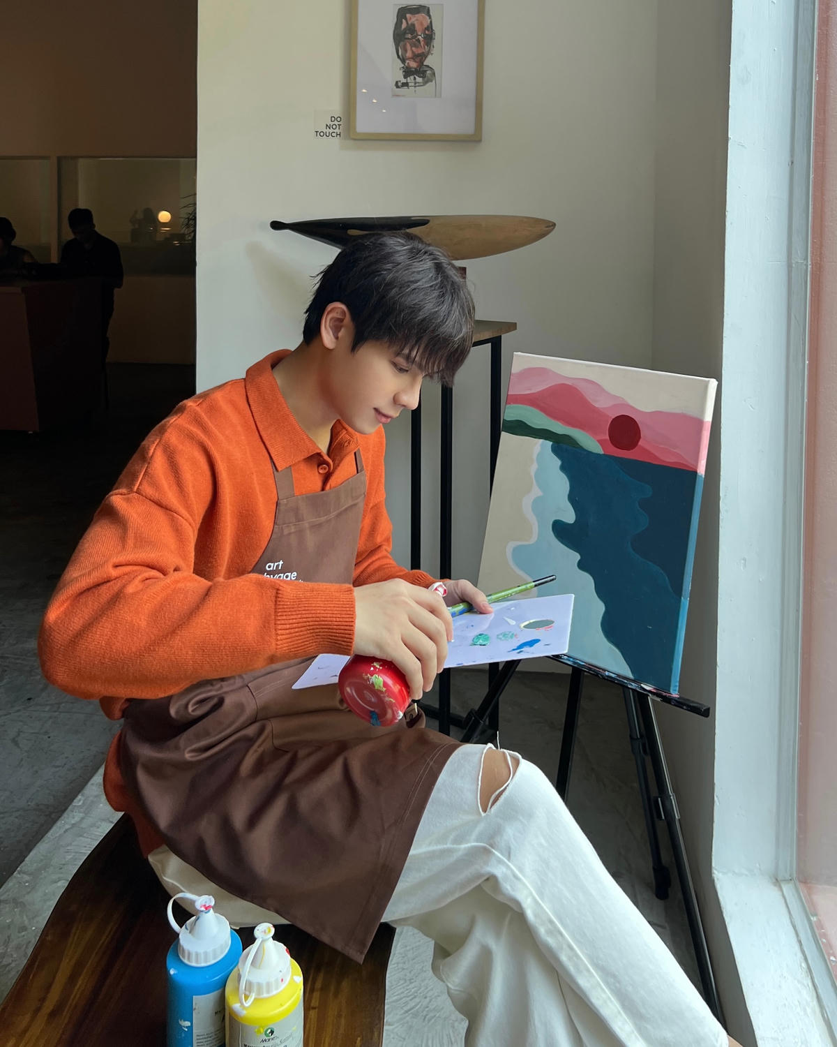 ...Dù vậy, Thái Vũ cho rằng, ngoại hình không phải là yếu tố tiên quyết, giúp người nghệ sĩ nổi tiếng. 