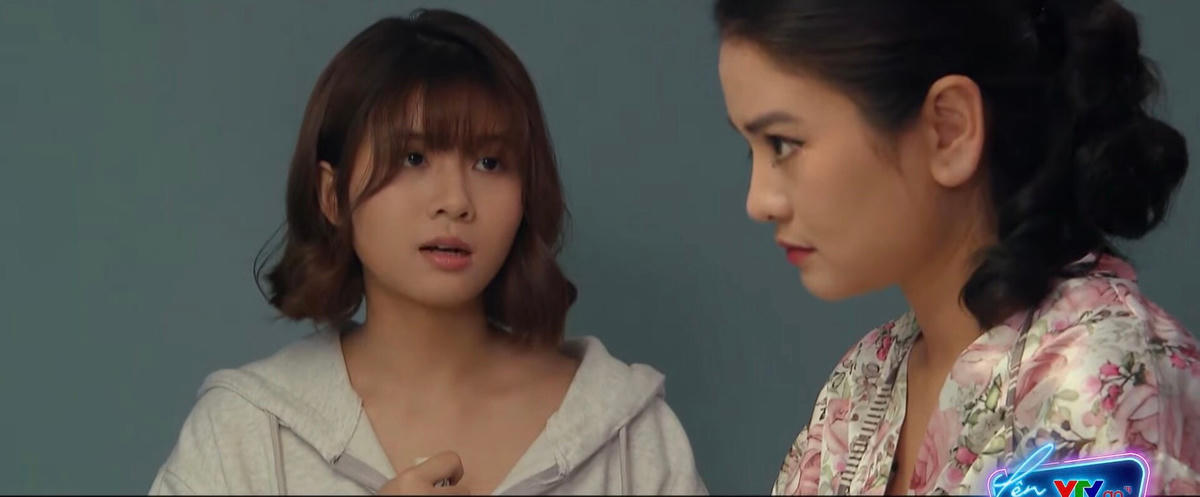 Mai Anh thủ thỉ cùng mẹ về ý định hàn gắn tình cảm với Việt. Ảnh: CMH.